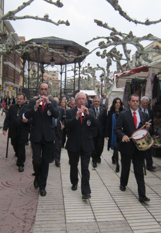 La cofrada de Santo Domingo 'pinta' a las doncellas-14